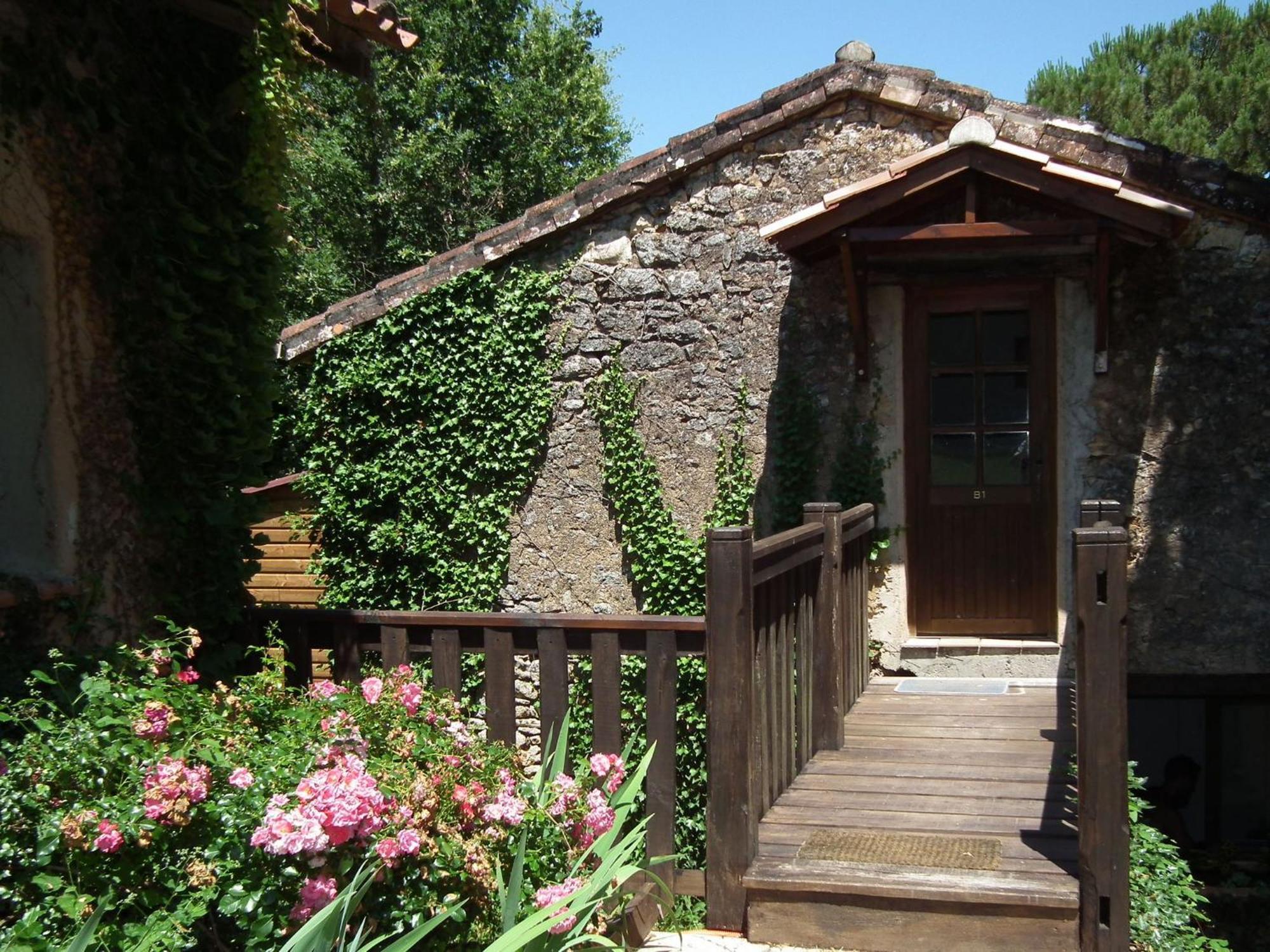 Domaine De Gavaudun Villa ภายนอก รูปภาพ